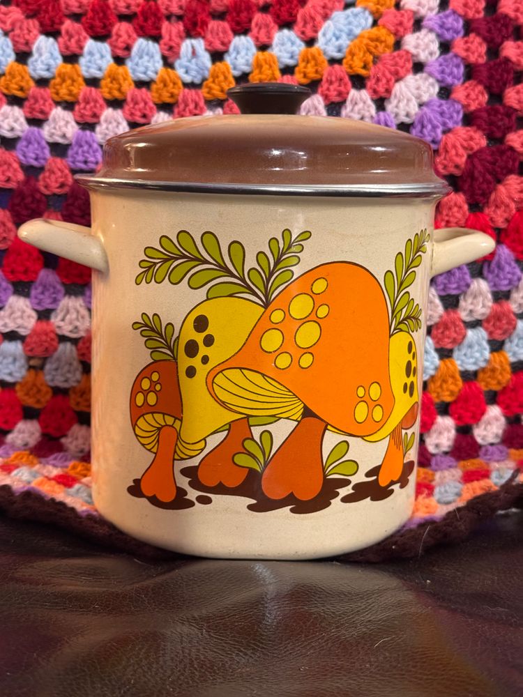 Vintage 1970’s Merry Mushroom Pot 